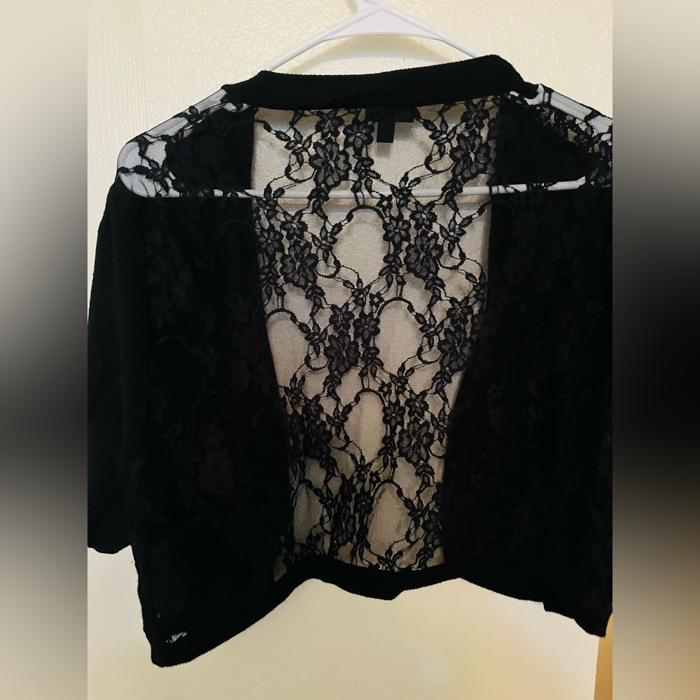 Torrid size 4 black lace shrug